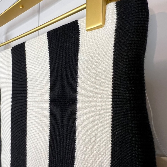 XXI by Forever 21 Women's Black and White Striped Mini Skirt - Picture 8 of 13